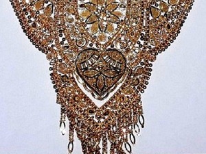 За неверицу: готово пола килиграма злата у грудњаку!