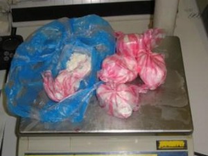Откривено готово пола килограма кокаина у несесеру