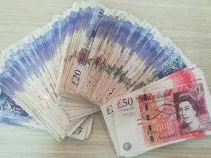 На Градини и Ђердапу заплењено преко 70.000 непријављених евра и 5.000 фунти