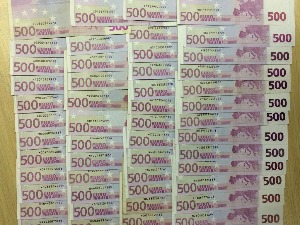 Готово 200.000 непријављених евра задржано на граници