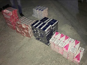 Аутобус крцат кријумчареним цигаретама