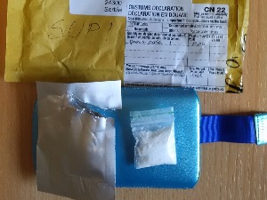 Наркотици откривени у 12 пошиљака