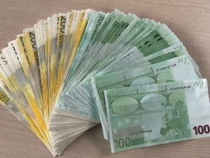 Девизе у сервисној књижици, хашиш у кеси за ђубре