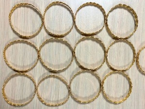 Заплењене златне наруквице на Батровцима