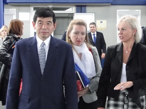 Кунио Микурија у посети Батровцима