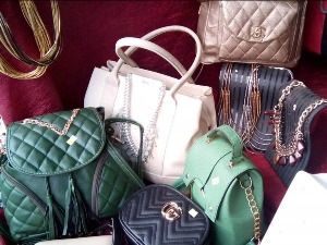 Задржано преко три тоне сумњивих артикала