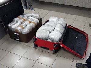 Запленили преко 50 килограма дроге, 200.000 евра и разну скупоцену робу