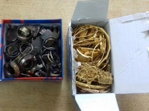 Сакрио злато у кутији за алат