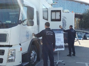 Царински скенер изложен на Београдском сајму