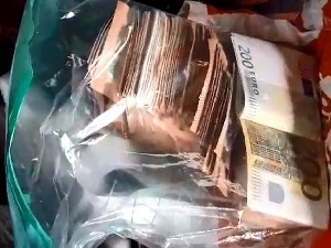 Девизе у шупљини код штоп светла