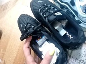 Камагра сакривена у патикама