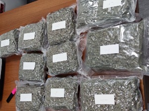 Још 5,4 килограма марихуане у коферу путника на ЦП Мердаре