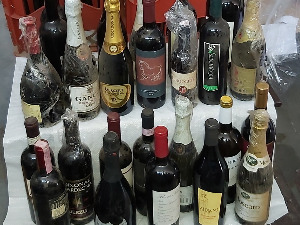 Заустављен на граници са колекцијом вина